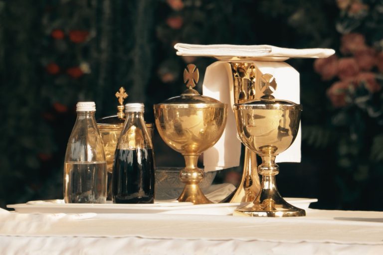 Your Go-To Guide for Catholic Mass Prayers and Responses